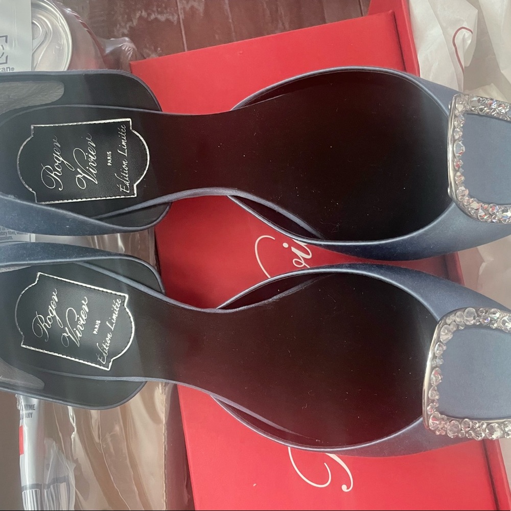 Roger vivier size 7.5 $380